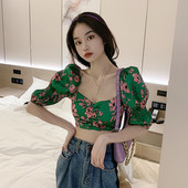 Ležerna ženska kratka bluza s cvjetnim uzorkom i puf rukavima