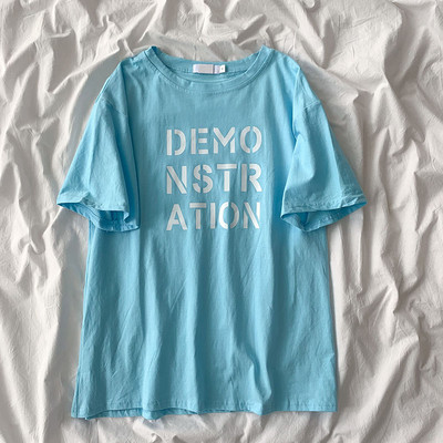 Γυναικείο μπλουζάκι με επιγραφή και κοντά μανίκια