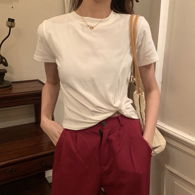 Γυναικείο μπλουζάκι με σούρα στο πλάι με κοντά μανίκια