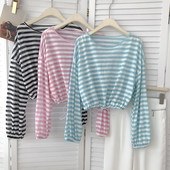 Раирана дамска блуза с О-образно деколте