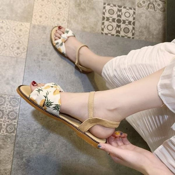 Ženske sandale s kožnim remenom i ušicama