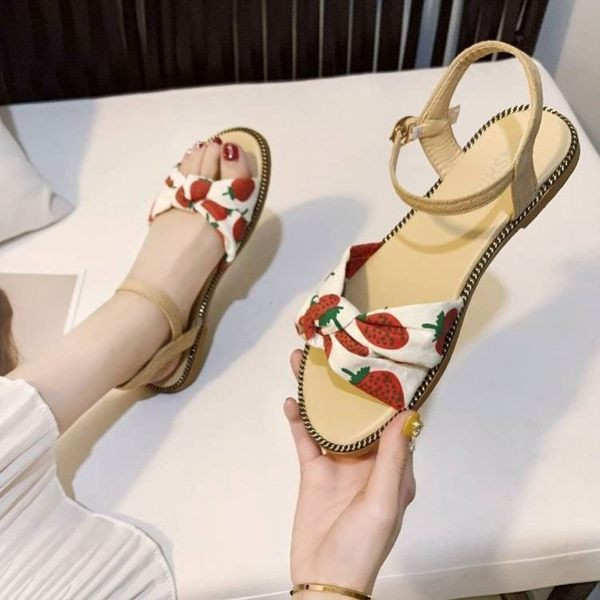 Ženske sandale s kožnim remenom i ušicama