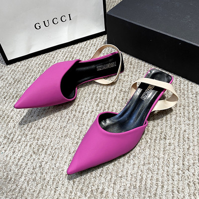 Μοντέρνα γυναικεία σανδάλια με τακούνι 5,5 cm