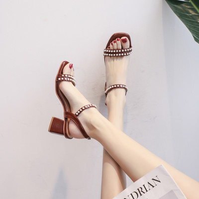 Novi model ženskih sandala od umjetne kože sa perlicama