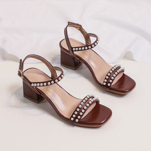 Novi model ženskih sandala od umjetne kože sa perlicama