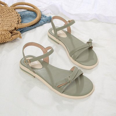 Μοντέρνα γυναικεία σανδάλια από faux δέρμα με επίπεδη σόλα