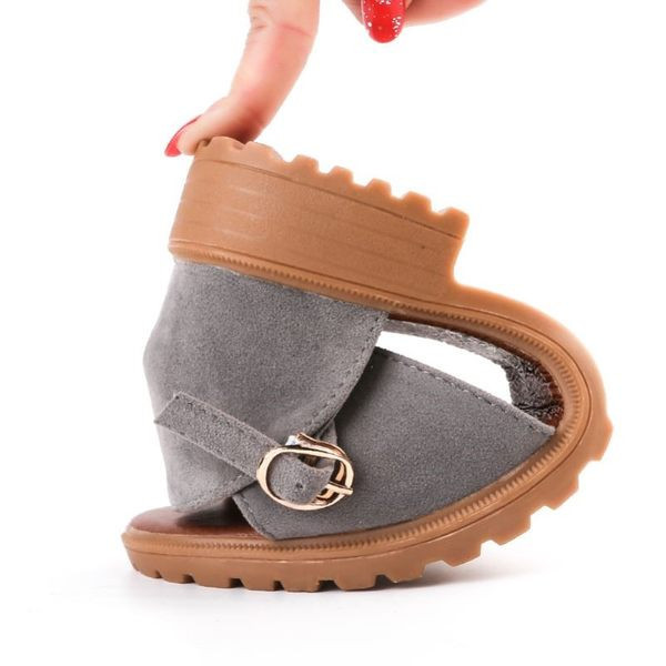 Ženske zaobljene sandale od brušene kože s metalnom kopčom