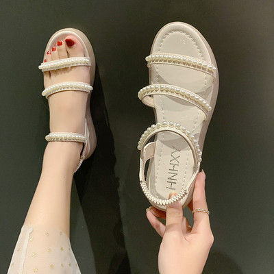 Γυναικεία σανδάλια με πέρλες σε δύο χρώματα