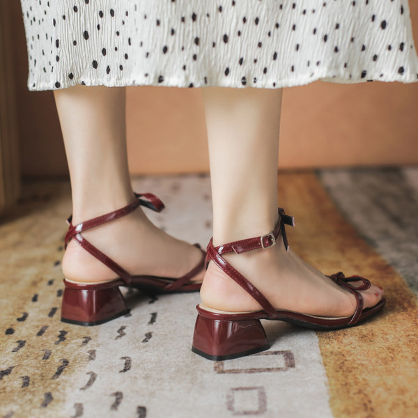 Casual ženske sandale sa remenčićima od eko kože - dvije boje