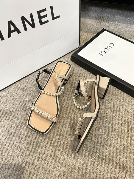 Ženske četvrtaste sandale s bisernim ukrasom