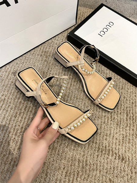 Ženske četvrtaste sandale s bisernim ukrasom