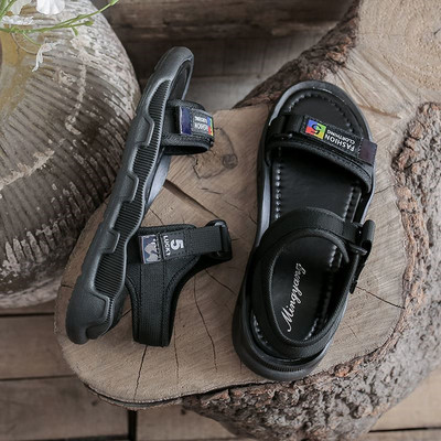 Γυναικεία σανδάλια με velcro και επιγραφή