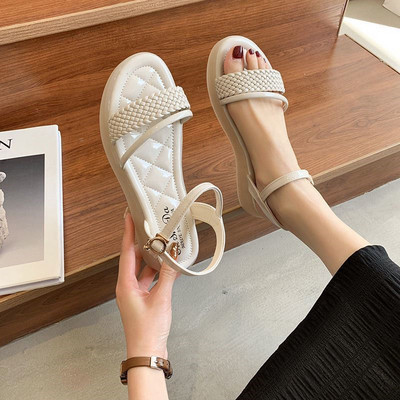 Ženske kožne sandale s platformom i kopčom