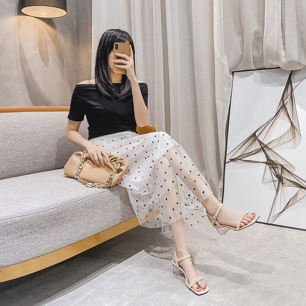 Moderne ženske sandale s kožnim remenom i visokom petom