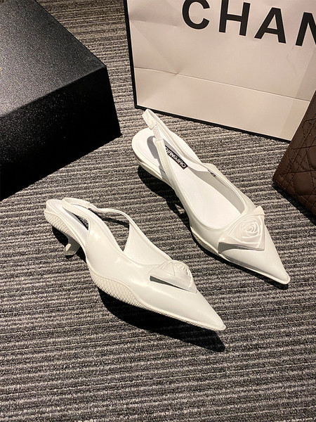 Ženske sandale na nisku tanku petu od 5 cm - model na špic