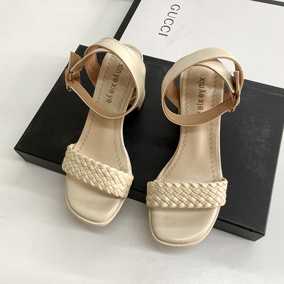 Γυναικεία έκο δερμάτινα σανδάλια με τακούνι και λουράκι 8 cm