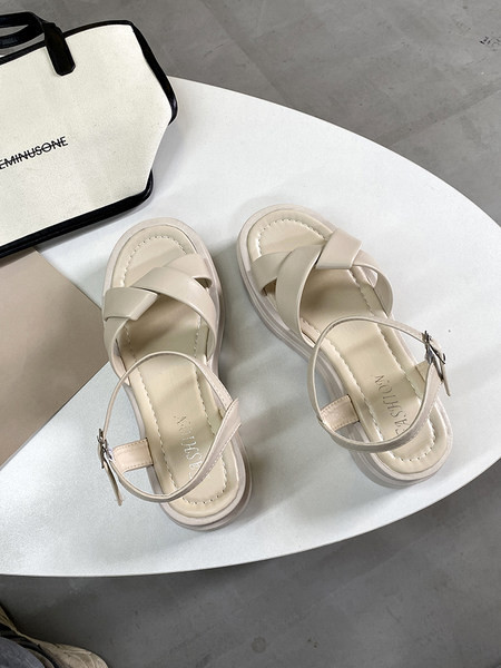 Ženske kožne sandale s remenom i platformom od 5 cm