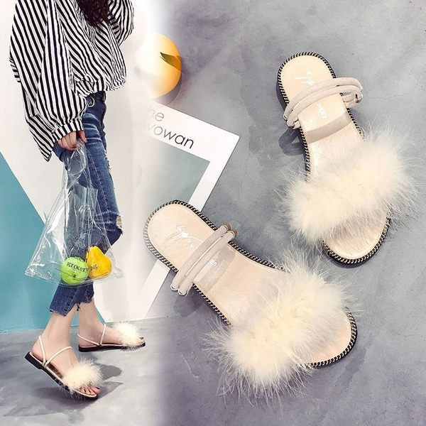 Sieviešu noapaļotas sandales ar dūnu un metāla elementu