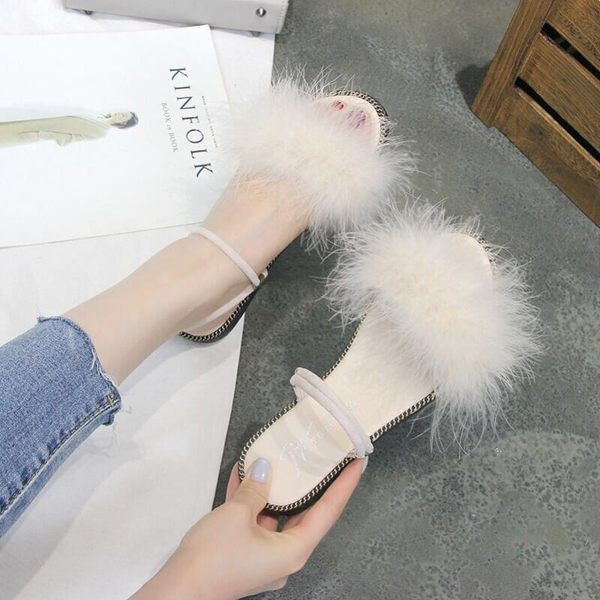 Sieviešu noapaļotas sandales ar dūnu un metāla elementu