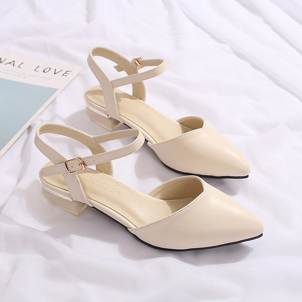 Novi model ženskih sandala na špic na petu