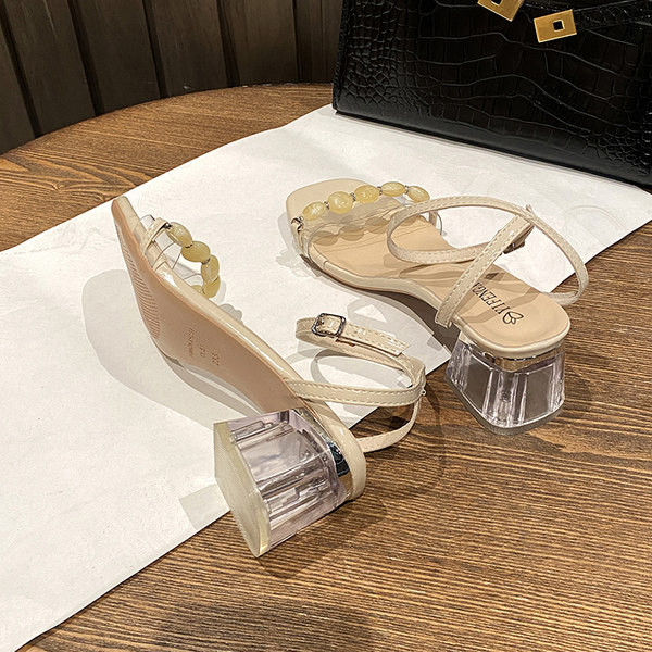 Moteriškos basutės su karoliukais ir 5 cm kulnu