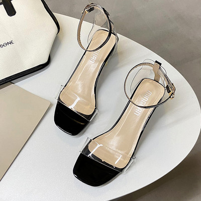 Γυναικεία έκο δερμάτινα σανδάλια με άχρωμο λεπτό τακούνι