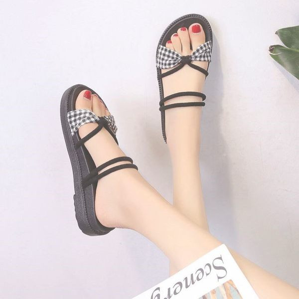 Paprasti moteriški sandalai su ekologiškomis zomšos petnešėlėmis