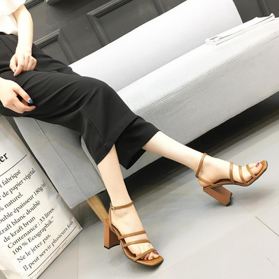 Νέο μοντέλο γυναικεία σανδάλια από δέρμα faux και τακούνι ύψους 9 cm