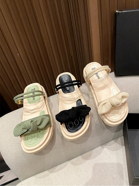 Casual γυναικεία σανδάλια με κορδέλα