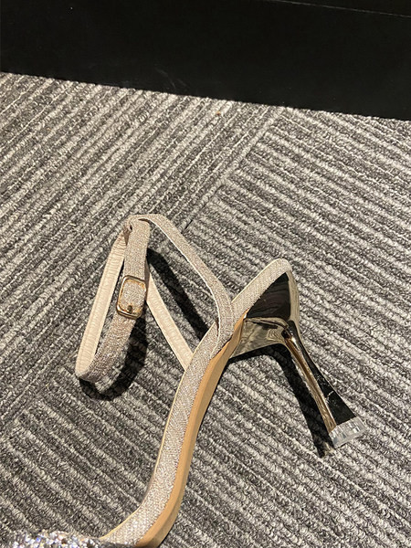 Moderne ženske sandale sa kopčom i kamenčićima