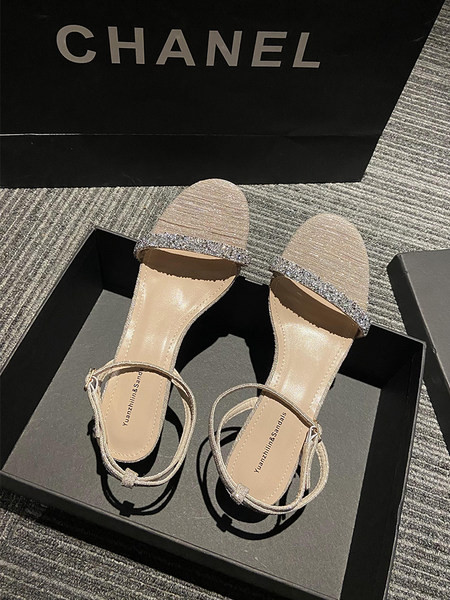 Moderne ženske sandale sa kopčom i kamenčićima