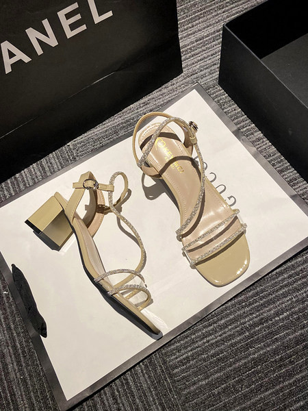 Moderne ženske sandale sa kamenčićima i petom debljine 5,5 cm