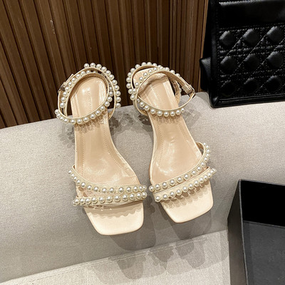Ženske sandale s bisernim ukrasom i niskom petom od 5 cm