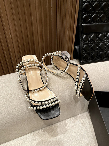 Ženske sandale s bisernim ukrasom i niskom petom od 5 cm