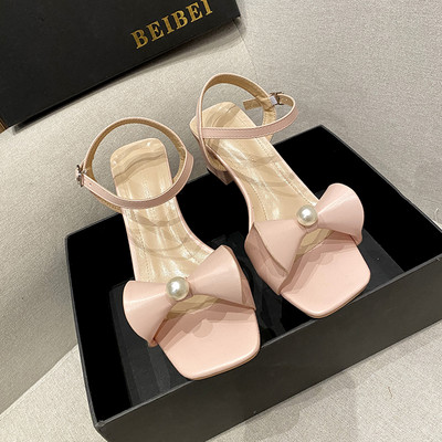 Γυναικεία σανδάλια με χοντρό τακούνι και πέρλες διακόσμηση