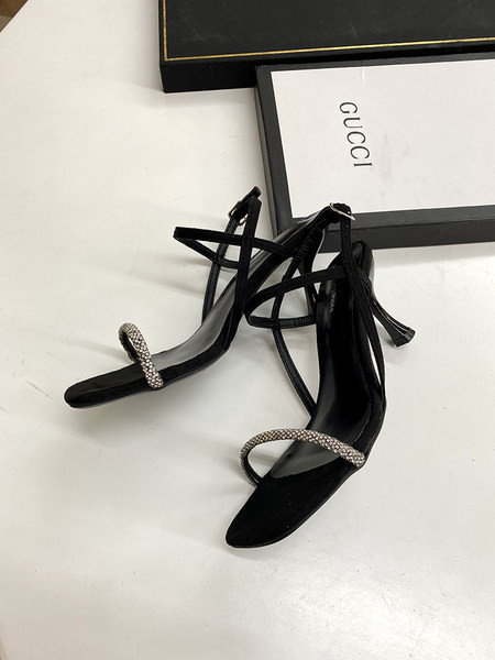 Crne ženske sandale na tanku petu 7,5 cm