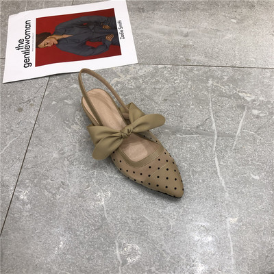 Γυναικεία casual σανδάλια πουά - κλειστό μοντέλο