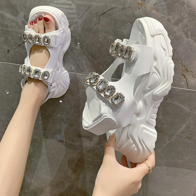 Νέο μοντέλο γυναικεία σανδάλια σε τέσσερα χρώματα με διακοσμητικές πέτρες