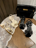 Σύγχρονα γυναικεία σανδάλια με κορδέλα και πέρλες