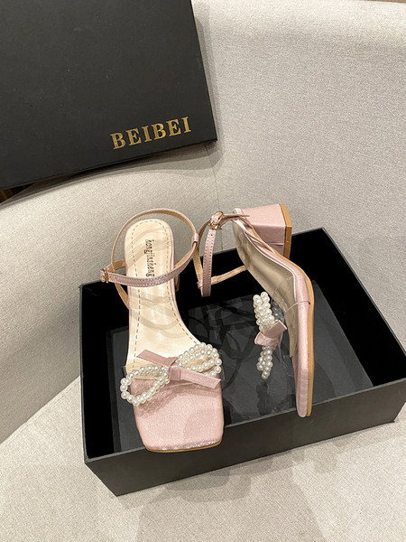 Moderne ženske sandale s perlama i petom debljine 5 cm