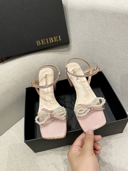 Moderne ženske sandale s perlama i petom debljine 5 cm