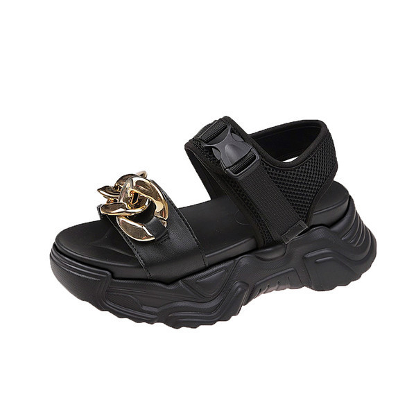 Novi model ženskih sandala sa visokim đonom i metalnim ukrasom