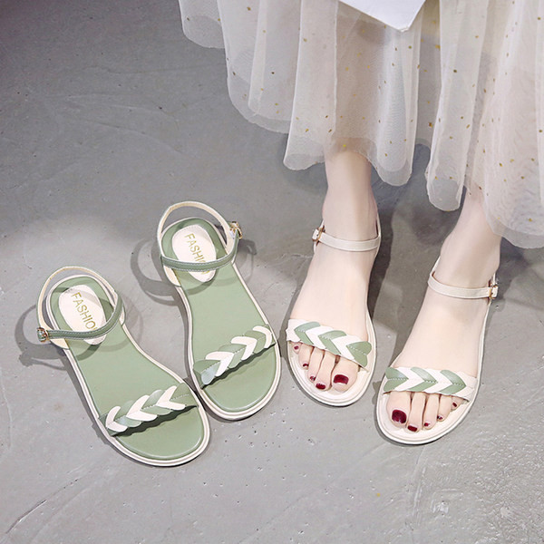 Ležerne ženske sandale od umjetne kože s ravnim potplatom