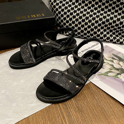 Moteriškos laisvalaikio basutės su akmenų apdaila ir plokščiu padu