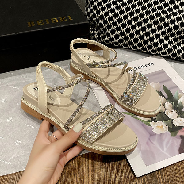 Moteriškos laisvalaikio basutės su akmenų apdaila ir plokščiu padu