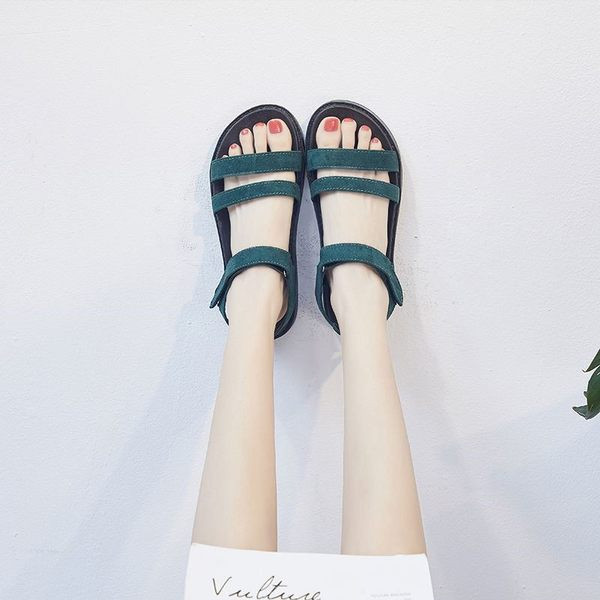 Ženske ležerne sandale od eko brušene kože s čičak kopčanjem