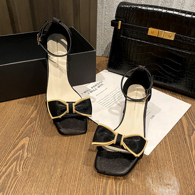 Ženske sandale s trakom i debelom niskom petom