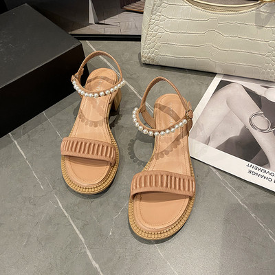 Γυναικεία έκο δερμάτινα σανδάλια με χοντρό τακούνι και πέρλες διακόσμηση