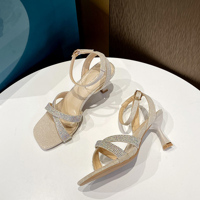 Γυναικεία κομψά σανδάλια με διακοσμητικές  πέτρες και γυαλιστερά σωματίδια