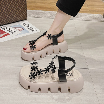 Γυναικεία casual σανδάλια με τραχιά σόλα σε μπεζ και μαύρο χρώμα